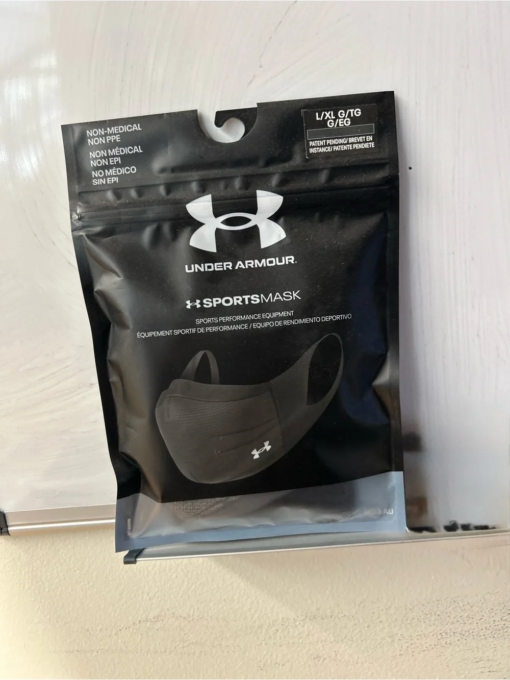 Under Armour Black SportsMask + Iso-Chill L/XL Face Mask